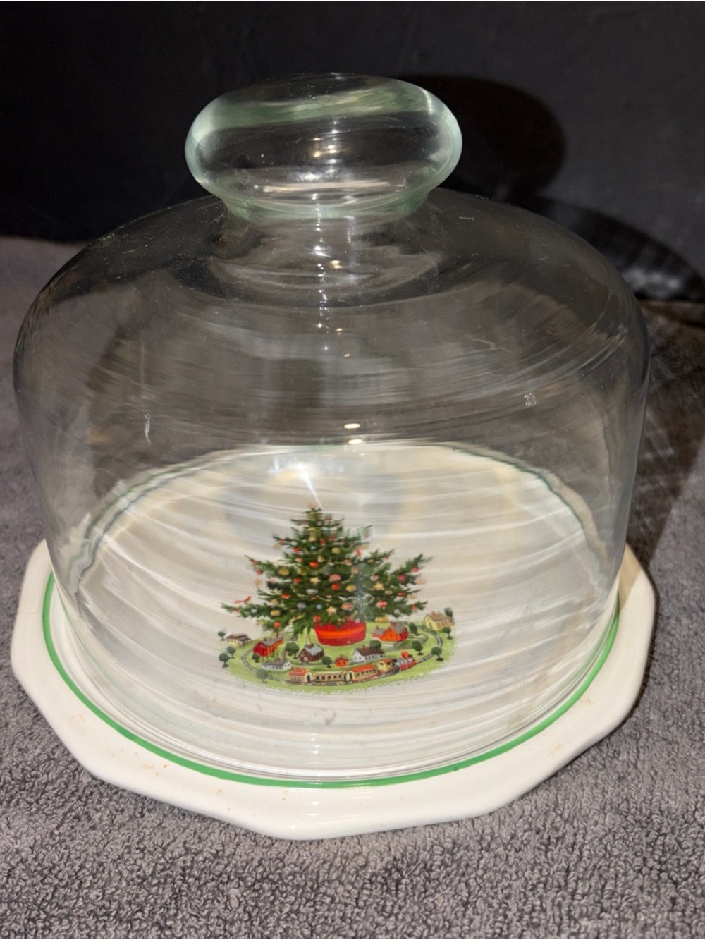 Vintage Pfaltzgraff Heritage Christmas Cheese Kepper with Glass Lid